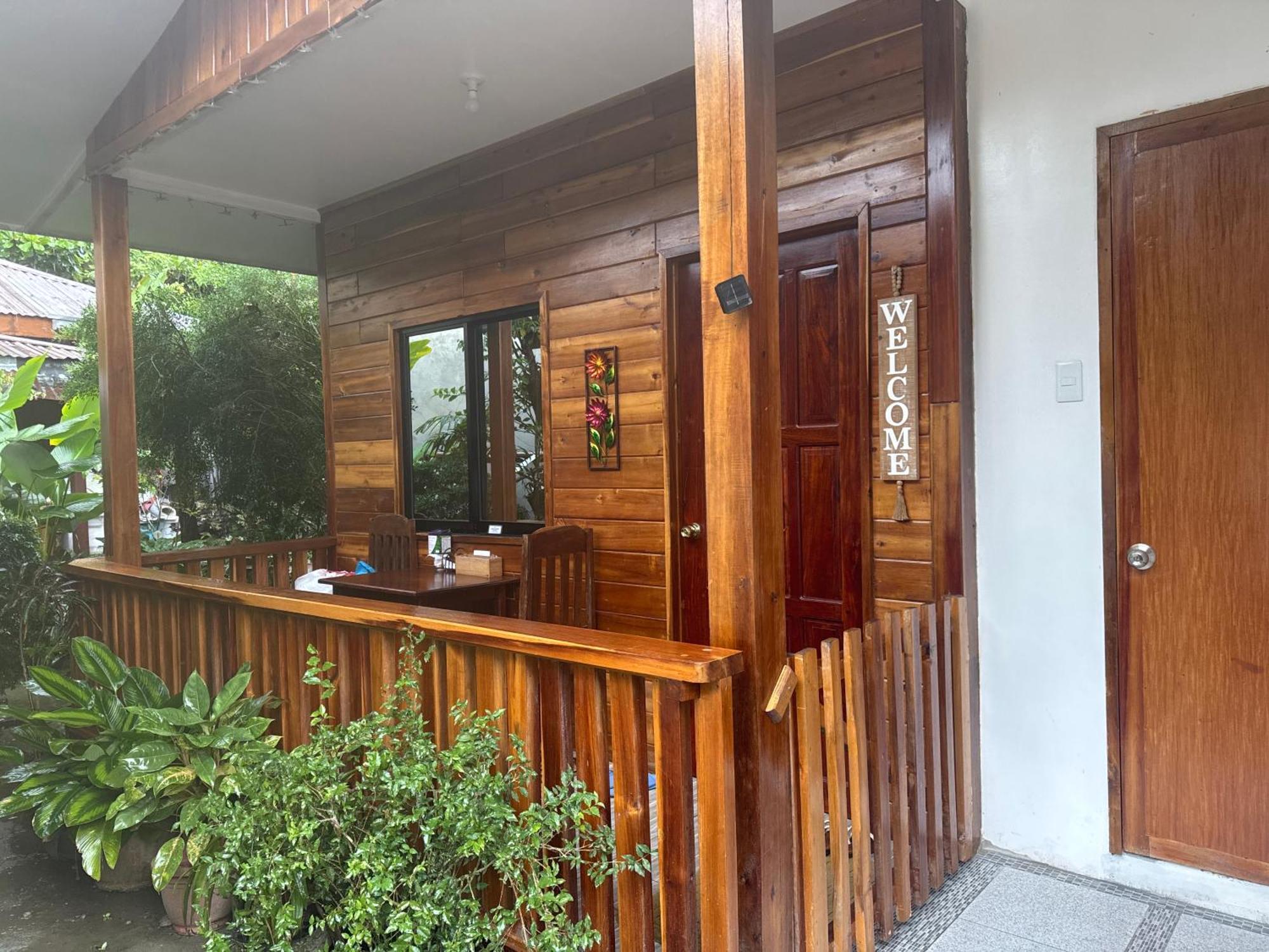 Theresa'S Pension House San Vicente  Esterno foto