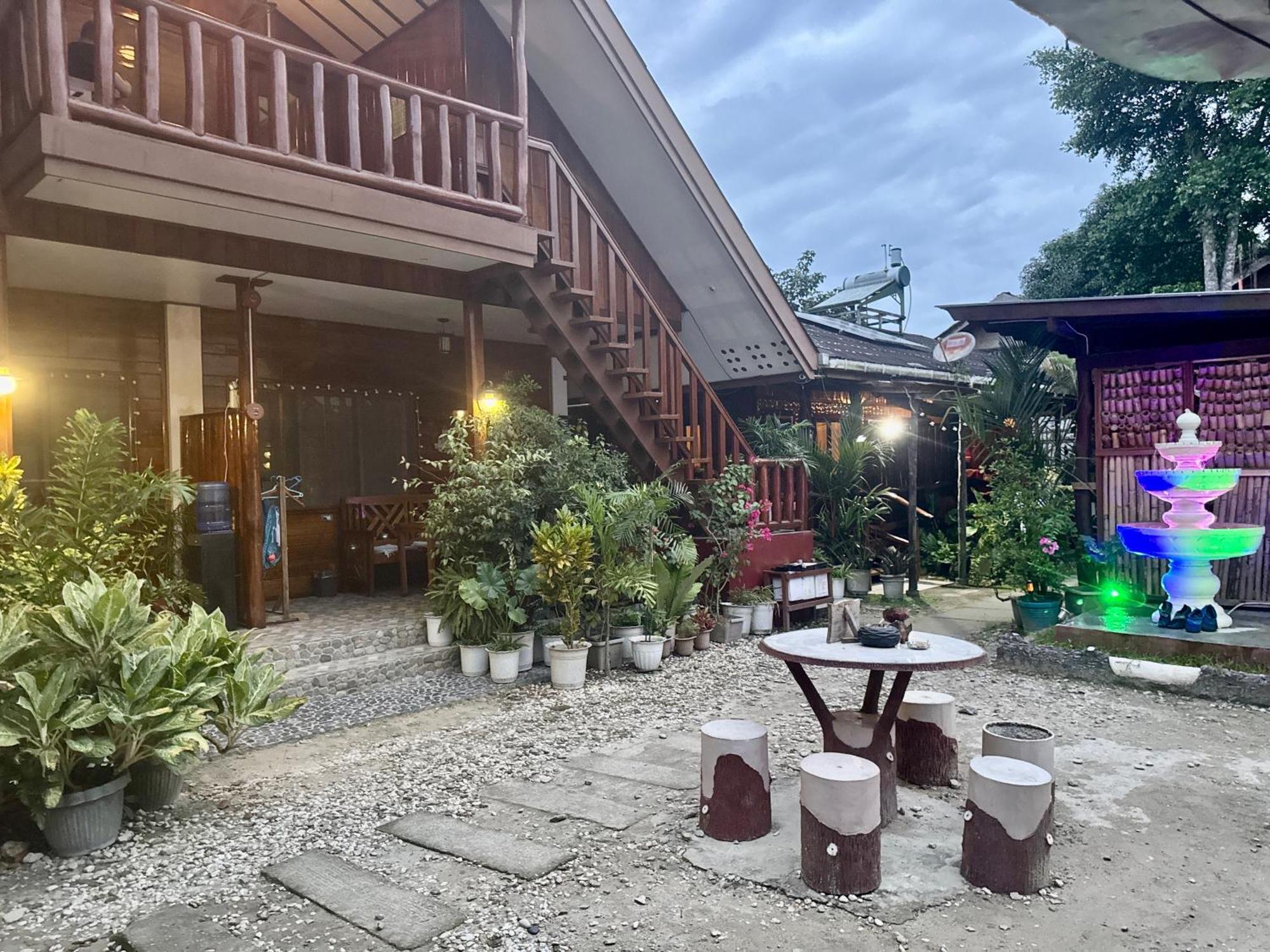 Theresa'S Pension House San Vicente  Esterno foto
