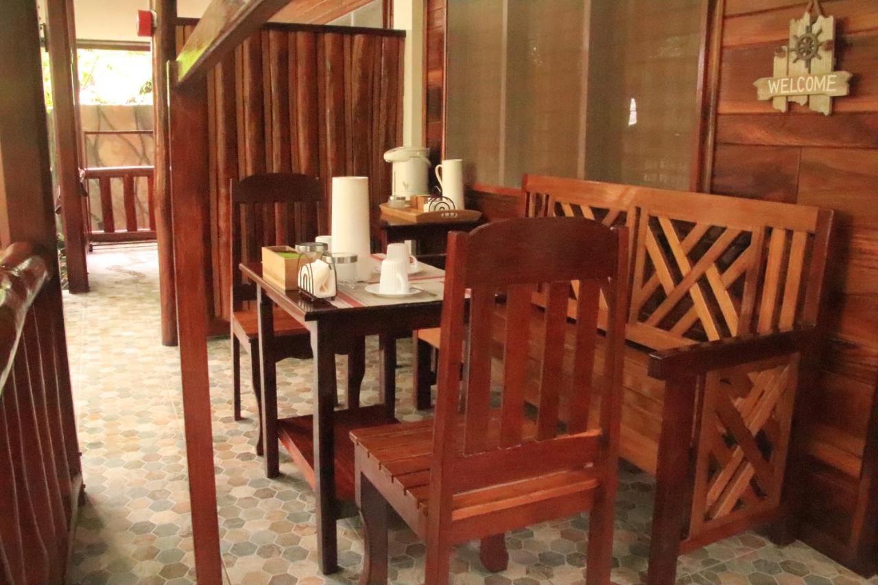 Theresa'S Pension House San Vicente  Esterno foto